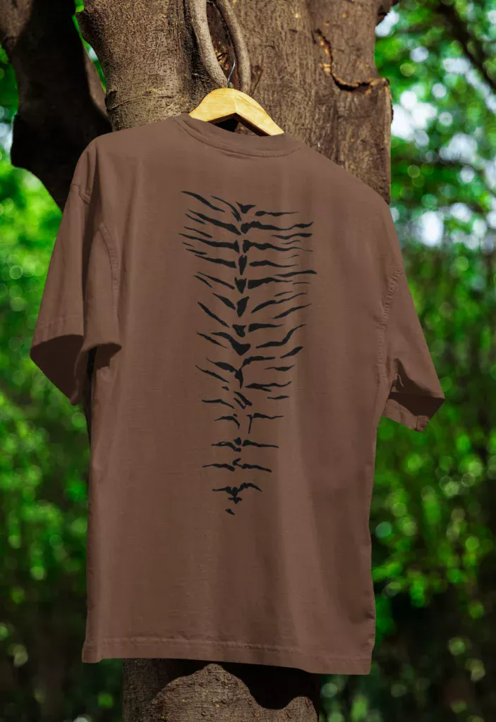 Unseen Hunter – Unisex Oversized T Shirt